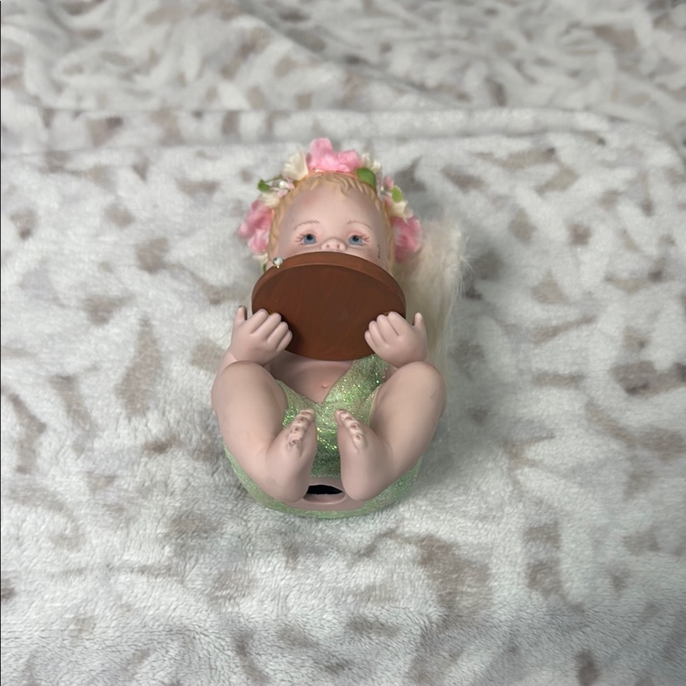 Hamilton Collection Baby Angel - Picture 4 of 5